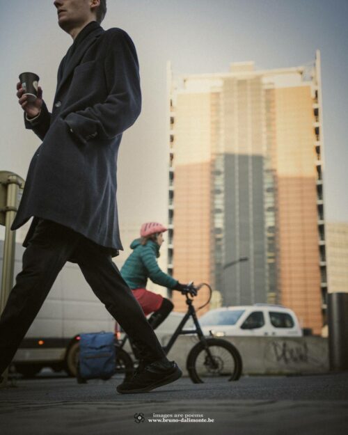 rush hour autour d'un café